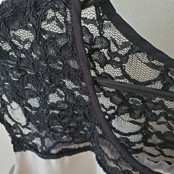 Express lacy black scoop neck dress. Size medium - Picture 4 of 9